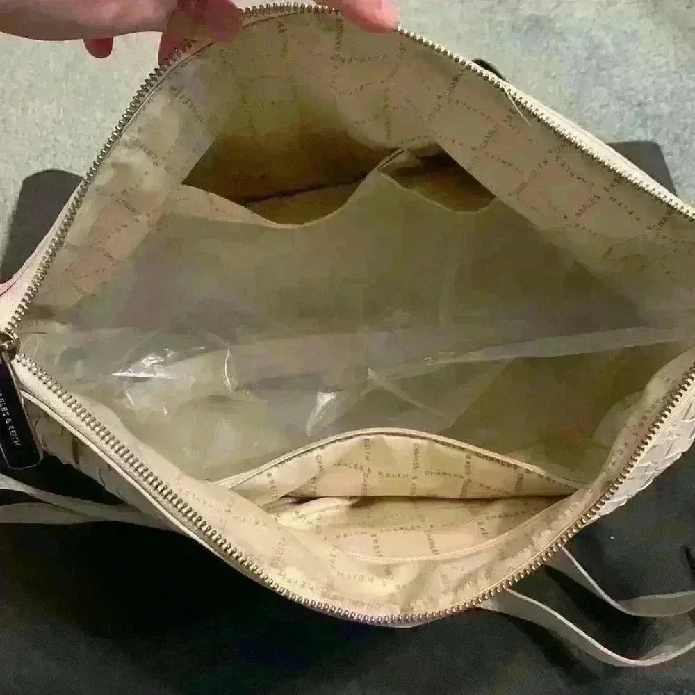 Charles  & Keith purse AS IS - Picture 4 of 10